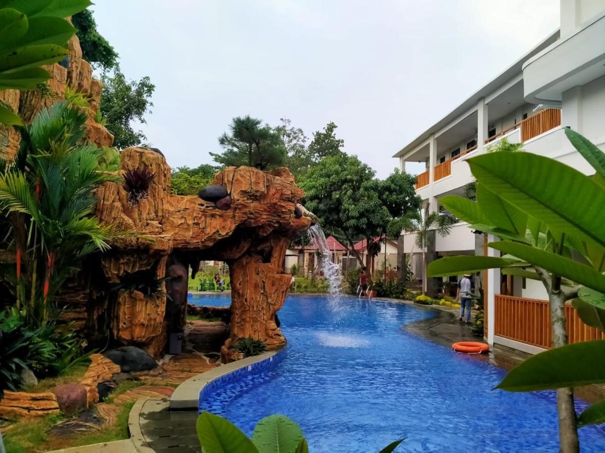 Long Beach Hotel Pangandaran Exterior photo