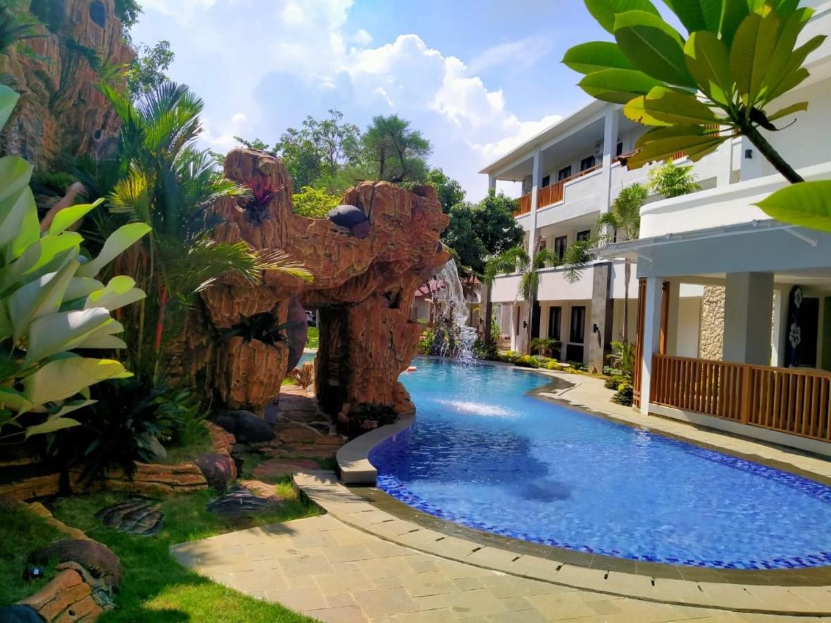 Long Beach Hotel Pangandaran Exterior photo
