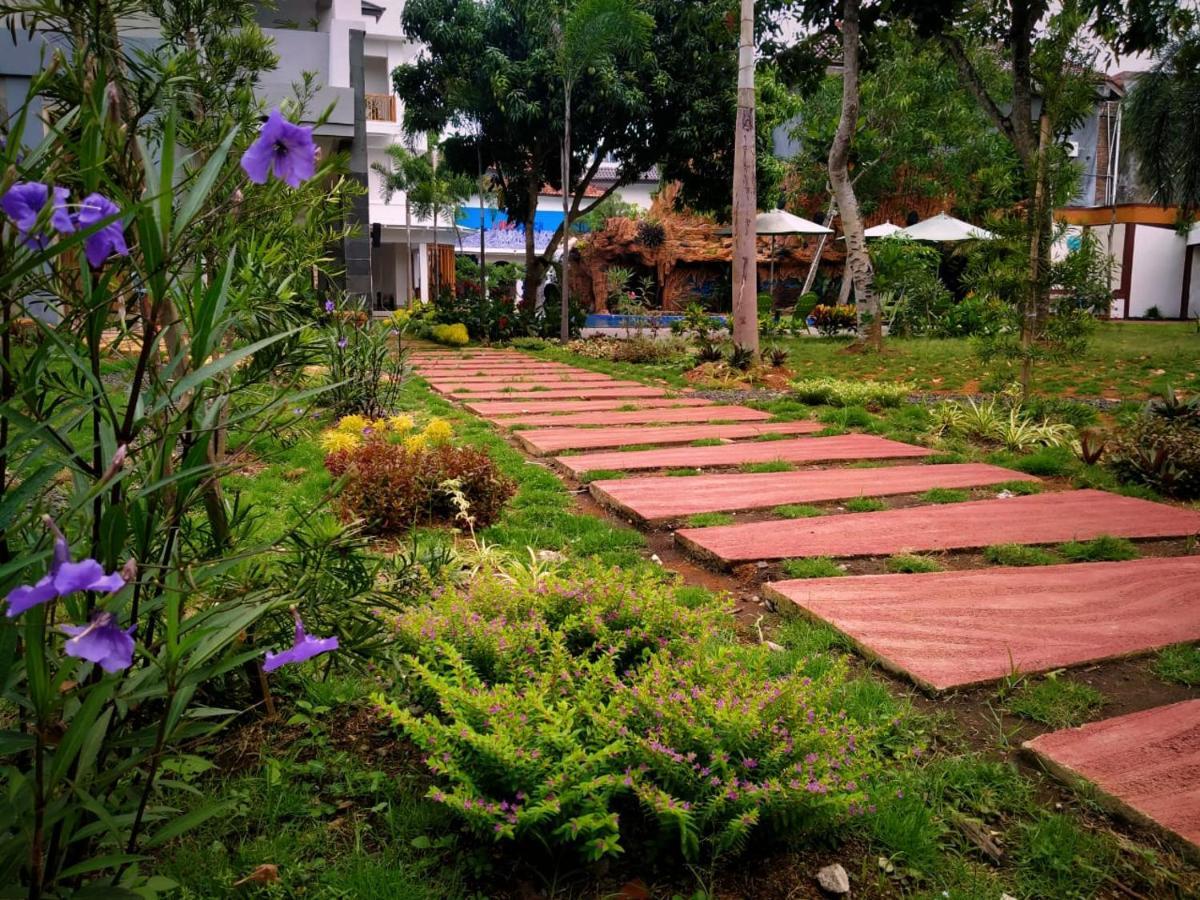 Long Beach Hotel Pangandaran Exterior photo