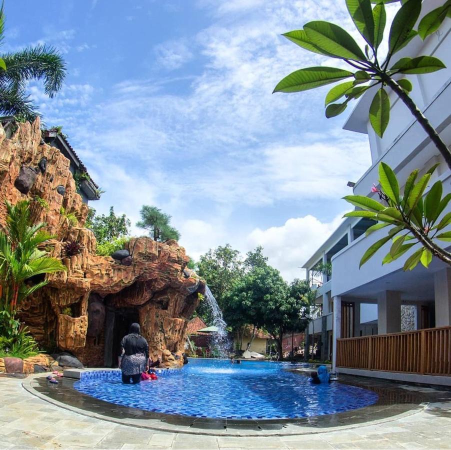 Long Beach Hotel Pangandaran Exterior photo